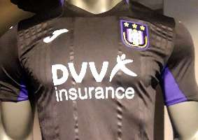 krans Stratford on Avon Triatleet Anderlecht Online - Shirt 2021-2022 wellicht voor begin juli (09 apr 21)