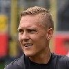 Augustinsson: 'Lifting out head again'